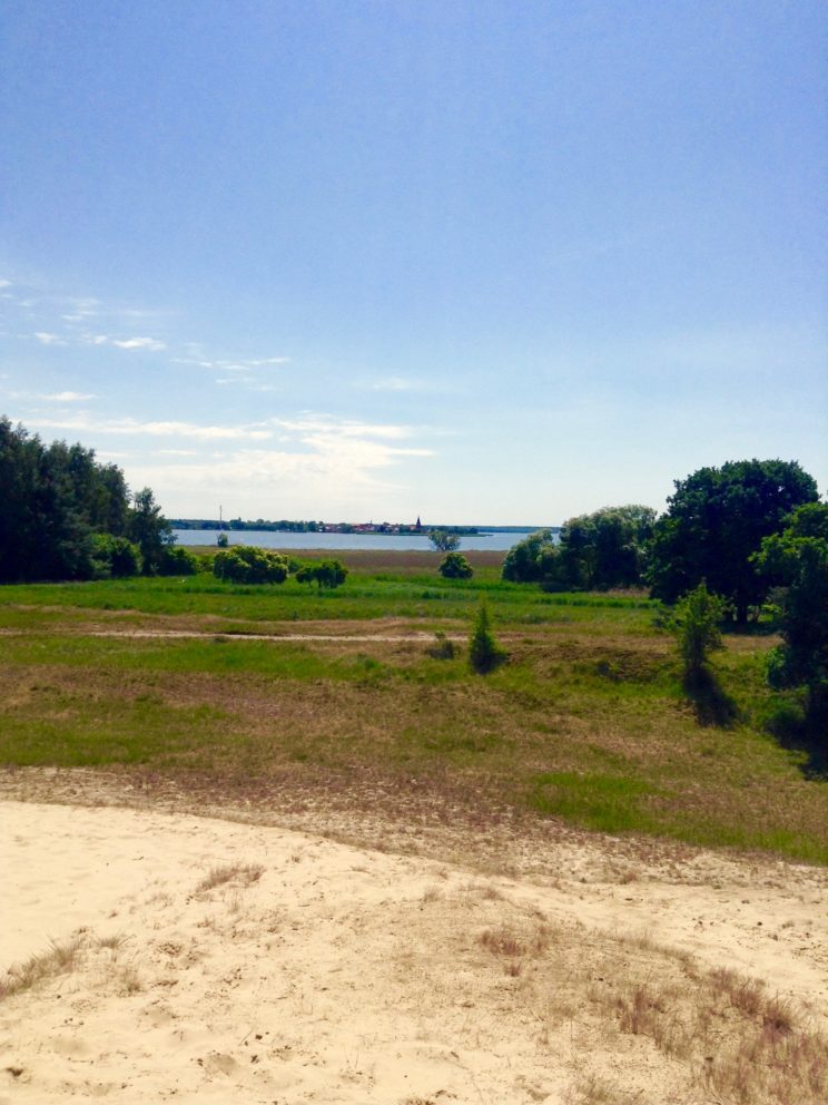 Blick herab von den Binnendünen auf Nowe Warpno