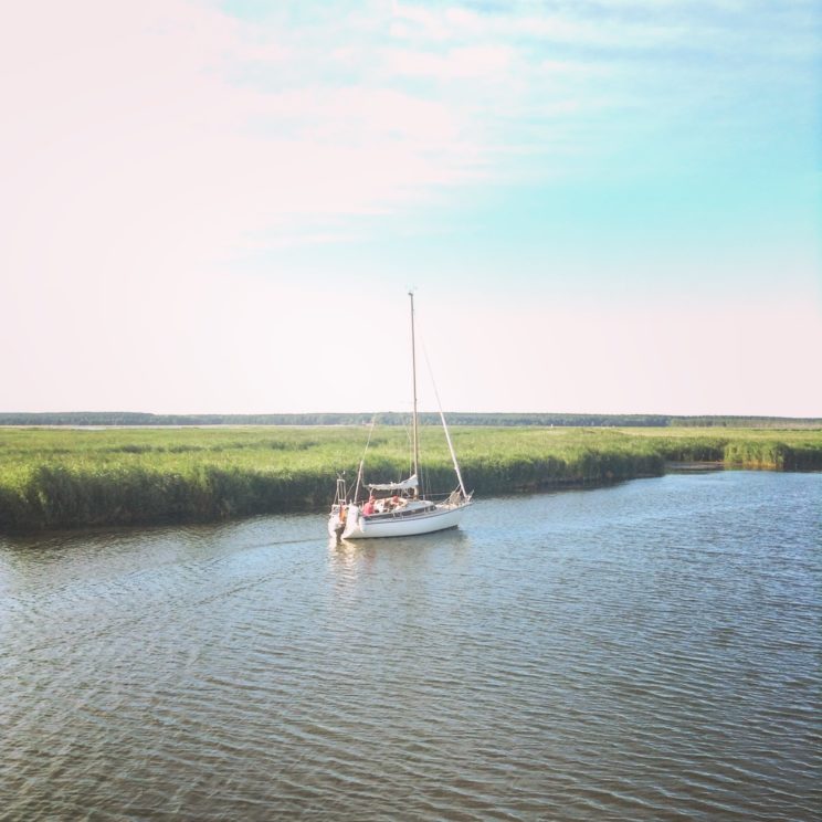 Segelboot auf der Peene