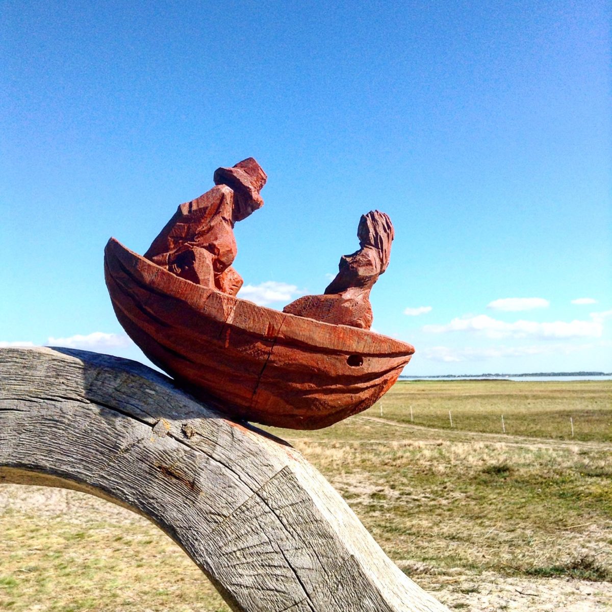 Holzkunst am Leuchtfeuer Gellen