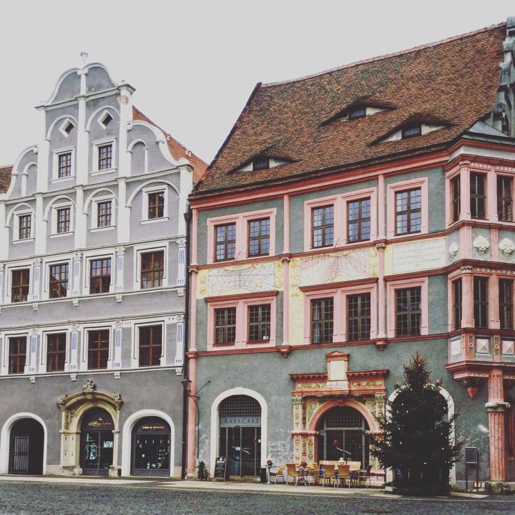 Häuser am Untermarkt in Görlitz u. a. der berühmte Flüsterbogen